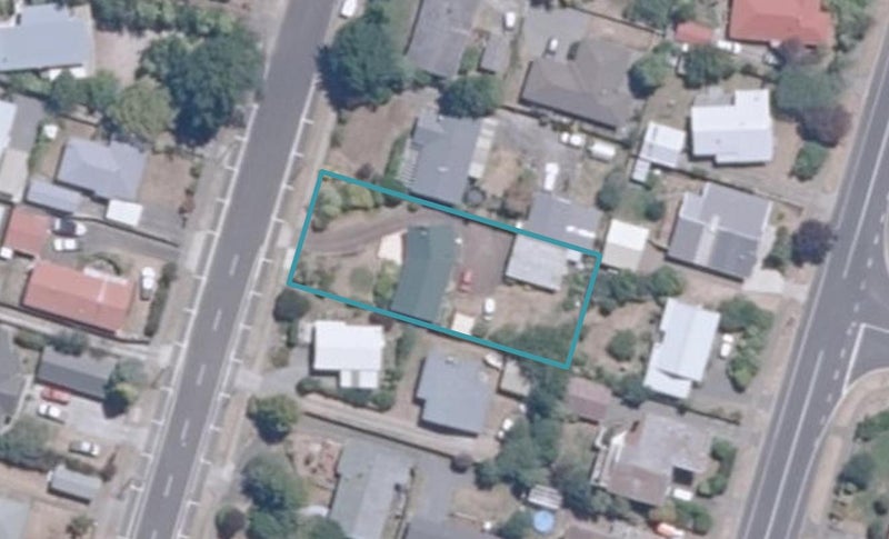 14 Frederick Street, Two Mile Bay, Taupo - Carousel 1