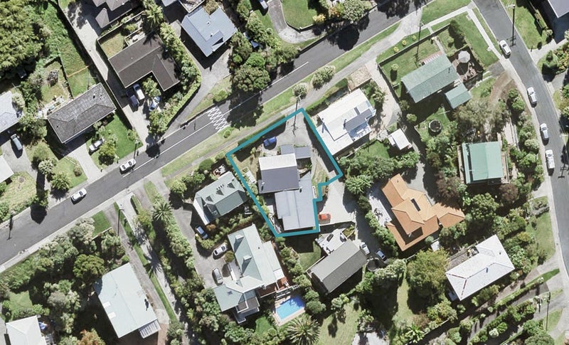 33 Rewi Street, Torbay, Auckland - Carousel 1