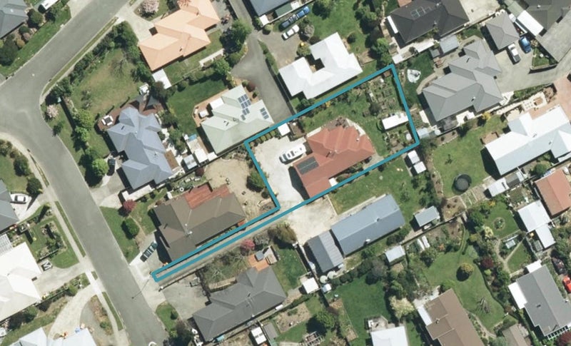8 Whiting Drive, Wakefield - Carousel 1
