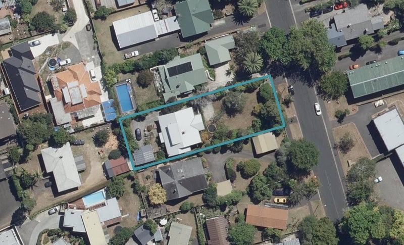 21 Oakley Avenue, Claudelands, Hamilton - Carousel 1