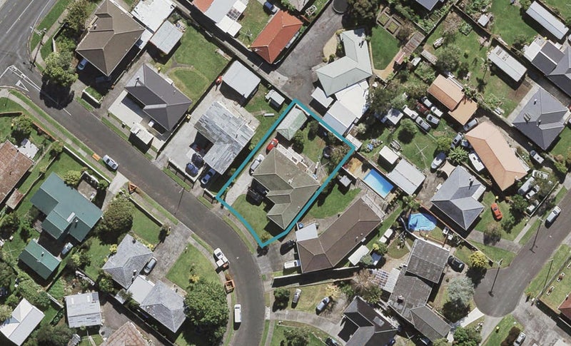 8 Treagon Place, Papatoetoe, Auckland - Carousel 1