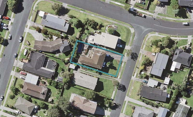 3 Maroubra Place, Botany Downs, Auckland - Carousel 1