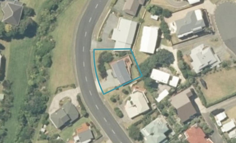 237 Onemana Drive, Onemana, Whangamatā - Carousel 1
