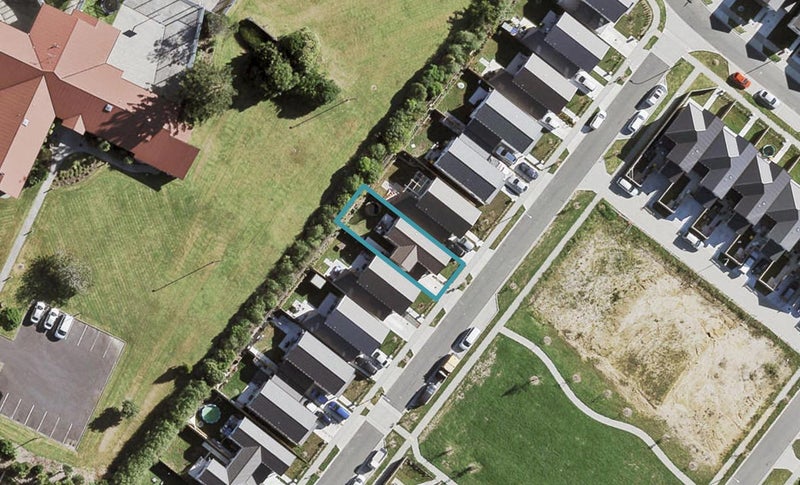20 Taiaapure Street, Weymouth, Auckland - Carousel 1