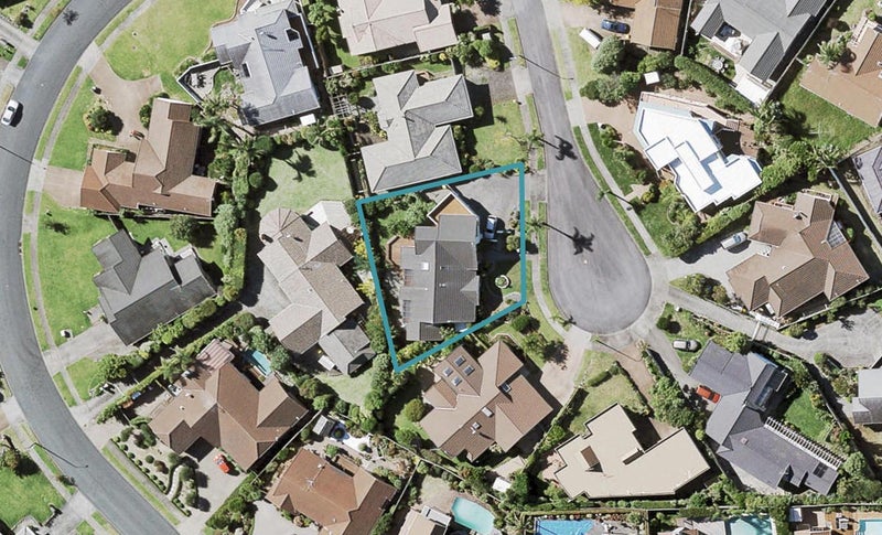 5 Dorrington Place, Eastern Beach, Auckland - Carousel 1