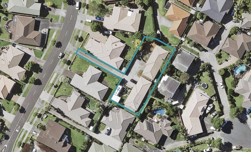1/24 Amberwood Drive, Northpark, Auckland - Carousel 1