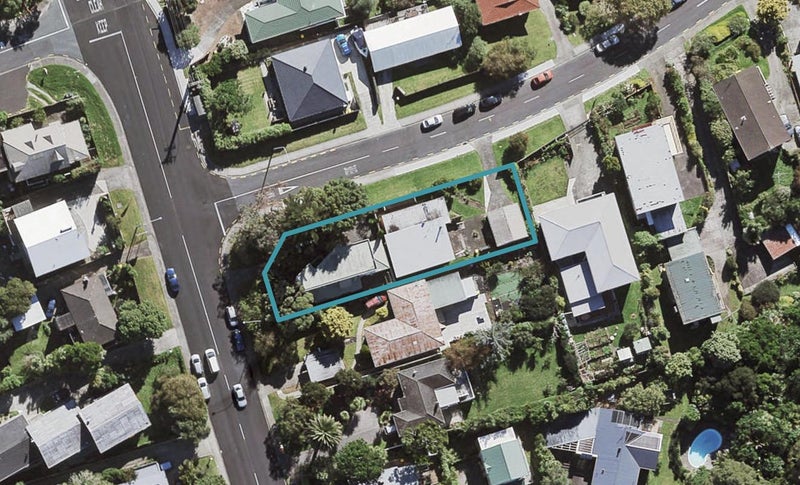 2/163 Glenfield Road, Hillcrest, Auckland - Carousel 1