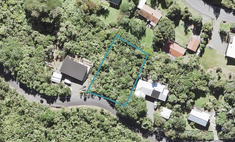11 Falls Road, Waitākere, Auckland - Carousel 1
