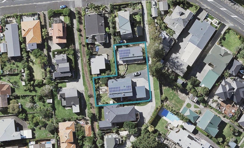 11A Old Lake Road, Narrow Neck, Auckland - Carousel 1