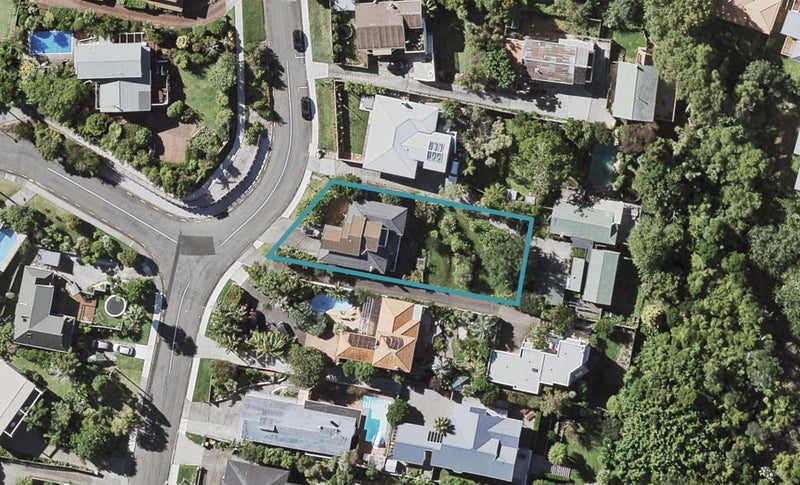 54 Parr Terrace, Castor Bay, Auckland - Carousel 1