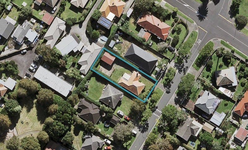 15 Kiwitea Street, Sandringham, Auckland - Carousel 1