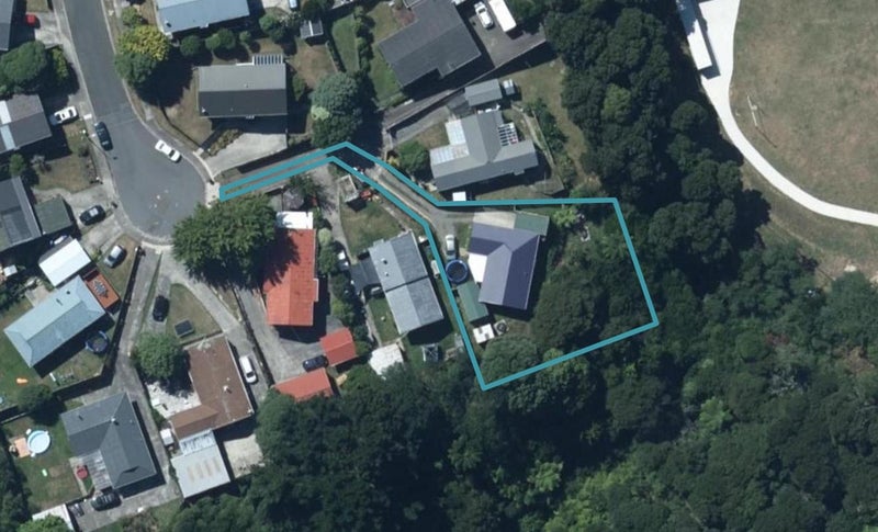 39 Thimble Lane, Whitby, Porirua - Carousel 1