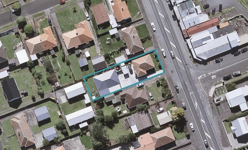206 Coronation Avenue, Welbourn, New Plymouth - Carousel 1