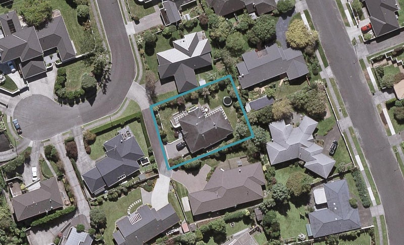 3A Larsen Place, Merrilands, New Plymouth - Carousel 1