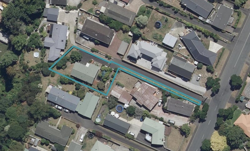 38 Houchens Road, Glenview, Hamilton - Carousel 1