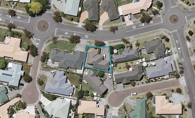 8 Montpelier Drive, Taradale, Napier - Carousel 1