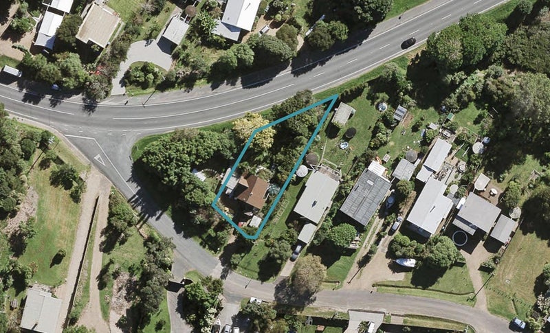 1 Shelly Beach Road, Surfdale, Waiheke Island - Carousel 1