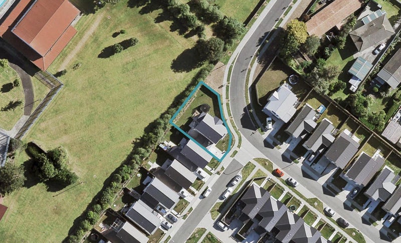 32 Taiaapure Street, Weymouth, Auckland - Carousel 1