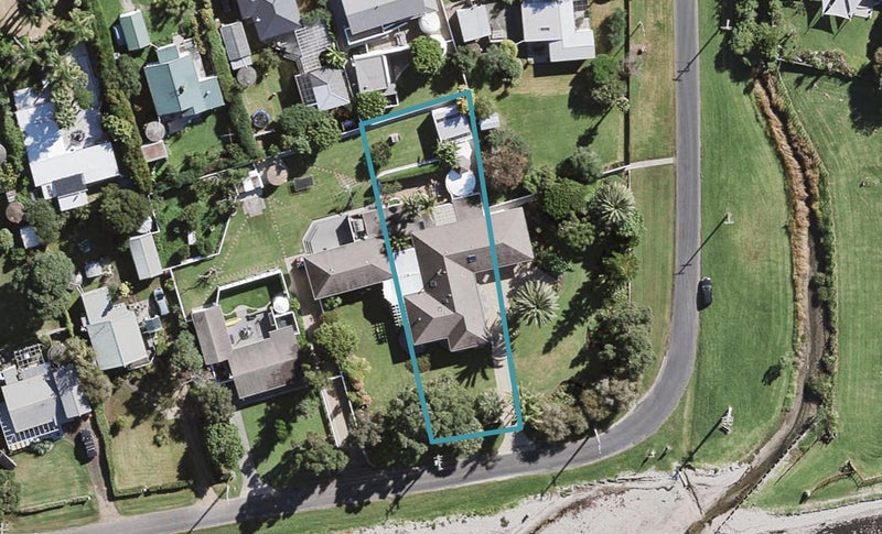 10 The Esplanade, Oneroa, Waiheke Island - Carousel 1
