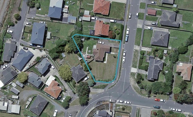 12 Bould Street, Johnsonville, Wellington - Carousel 1