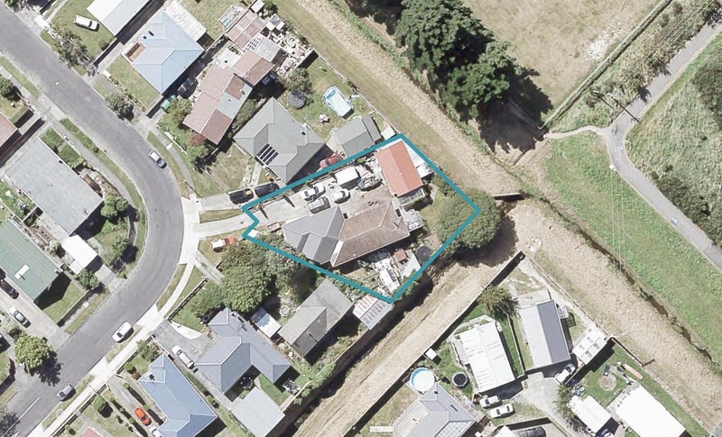 12 Wetherby Grove, Wainuiomata, Lower Hutt - Carousel 1