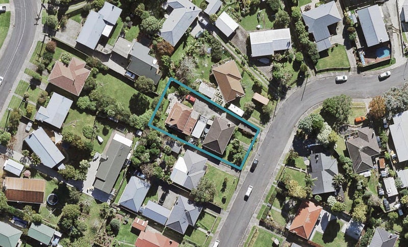 1/16 Japonica Drive, Beach Haven, Auckland - Carousel 1