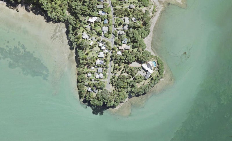 104 Kauri Point Road, Laingholm, Auckland - Carousel 1