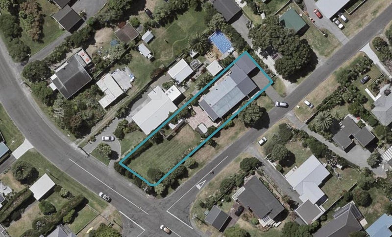 15 Te Moana Road, Waikanae Beach, Waikanae - Carousel 1