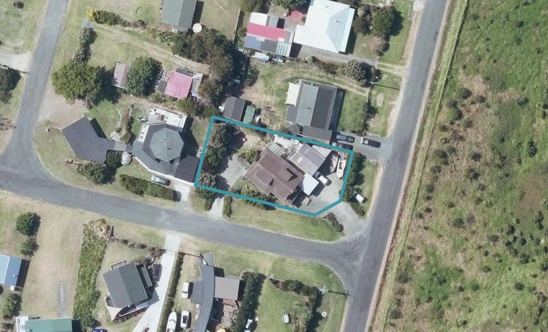 66 Newcastle Street, Māhia - Carousel 1