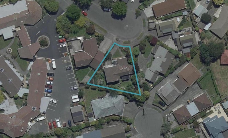 14 St Winifreds Place, Bryndwr, Christchurch - Carousel 1