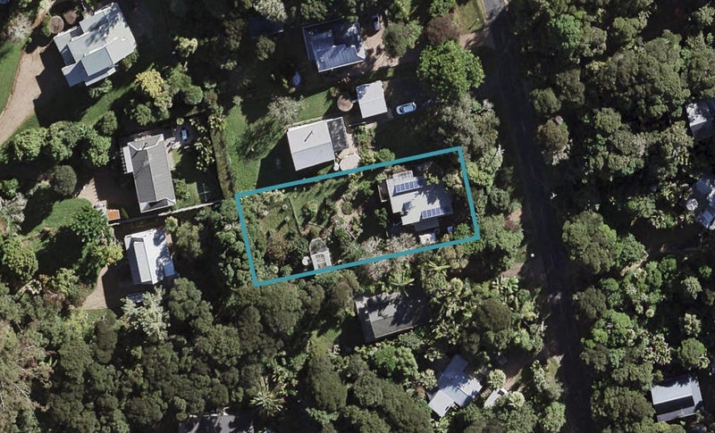 39 Bay Road, Ostend, Waiheke Island - Carousel 1