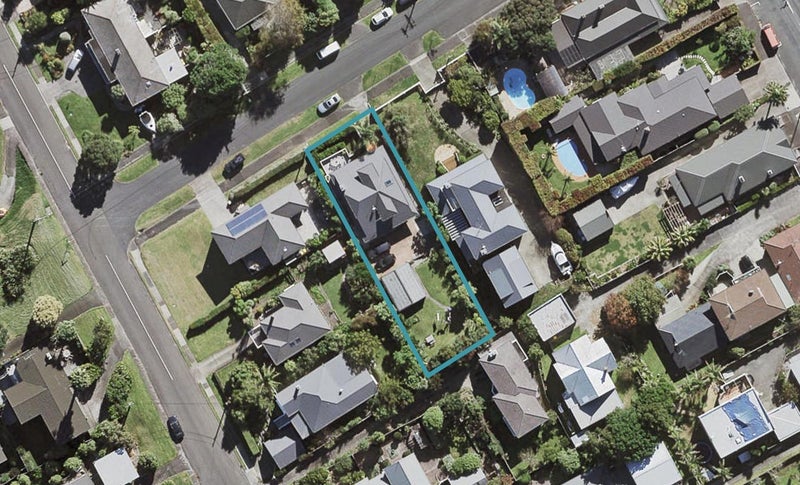 6 Brassey Road, Birkenhead, Auckland - Carousel 1