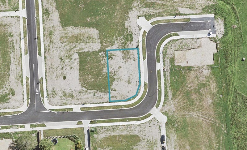 17 Raymond Grace Avenue, Huapai, Kumeu - Carousel 1