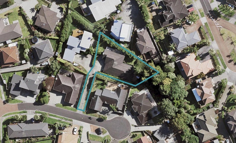 8 Beirut Court, The Gardens, Auckland - Carousel 1