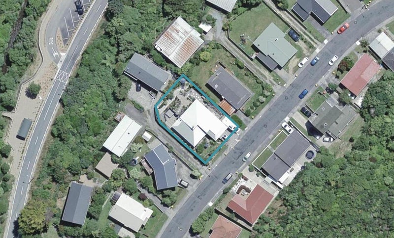 86 Hazlewood Avenue, Karori, Wellington - Carousel 1