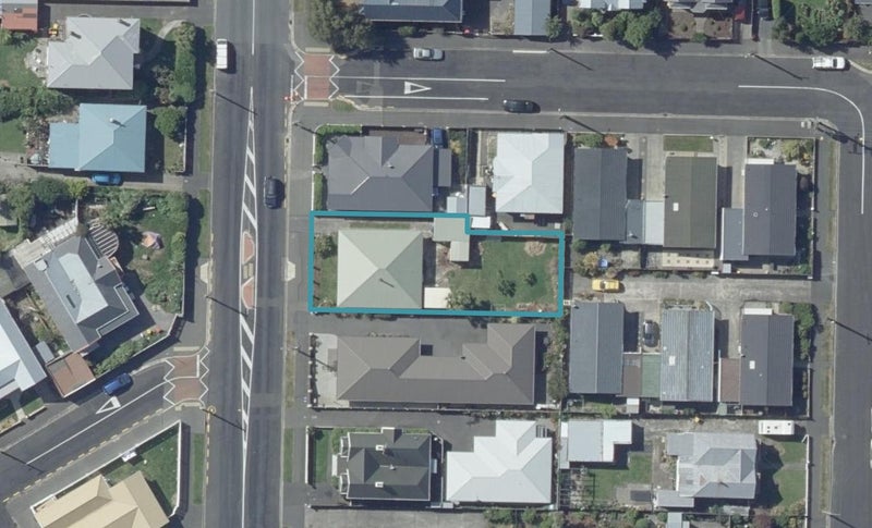 17 Queens Drive, Saint Kilda, Dunedin - Carousel 1
