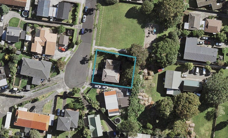 8 Honey Place, Weymouth, Auckland - Carousel 1