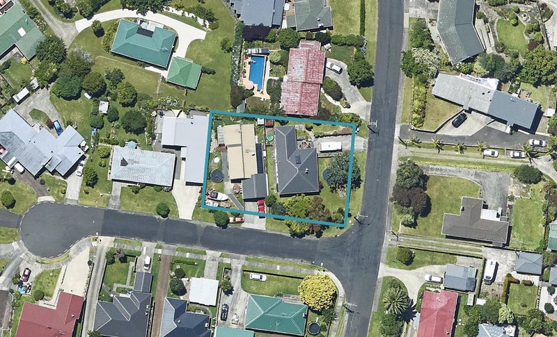 17 Lloyd Street, Parkvale, Tauranga - Carousel 1