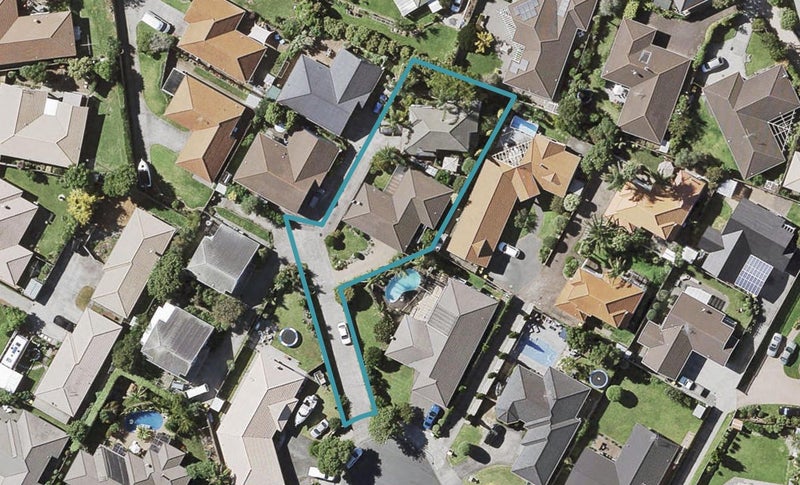 1/31 Ben Nevis Place, Northpark, Auckland - Carousel 1