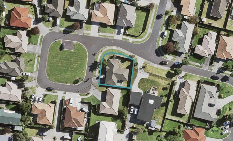 33 Piriti Place, Weymouth, Auckland - Carousel 1