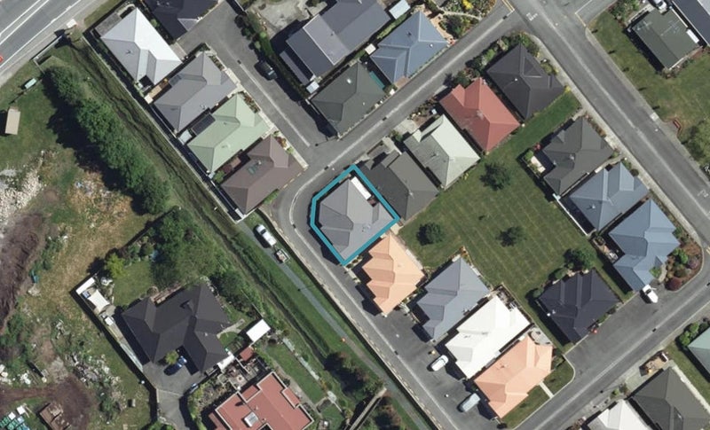 9 Ivy Crescent, Richmond, Richmond - Carousel 1
