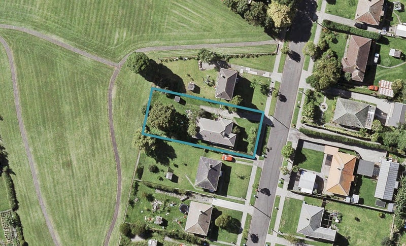 25 Chiltern Crescent, Glen Innes, Auckland - Carousel 1