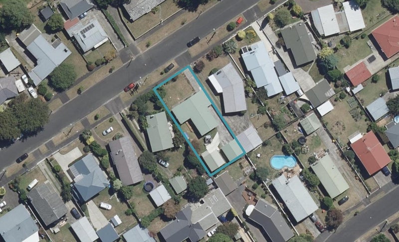90 Fitzroy Avenue, Fitzroy, Hamilton - Carousel 1