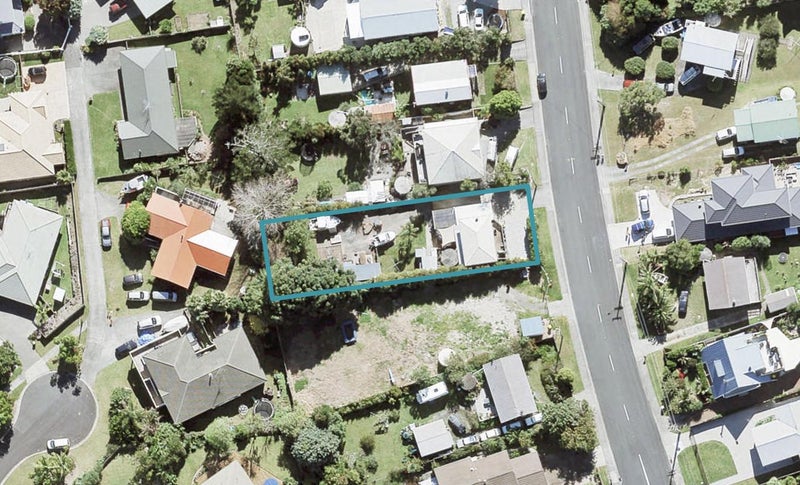 49 SHAKESPEAR RD, Army Bay, Whangaparaoa - Carousel 1
