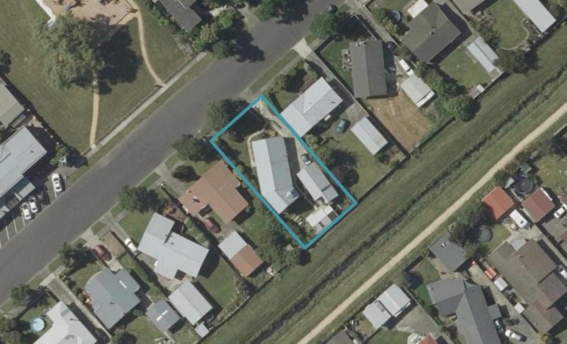81 Apollo Parade, Milson, Palmerston North - Carousel 1