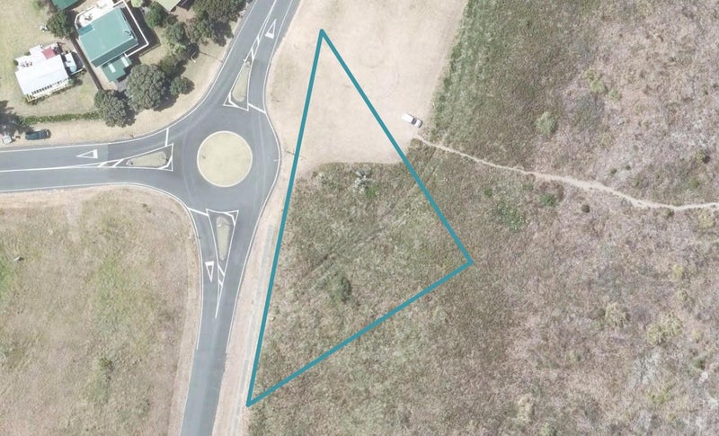 0 Blakes Approach, Mahia, Mahia - Carousel 1