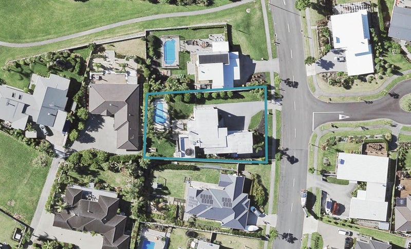12 Constellation Avenue, Beachlands, Auckland - Carousel 1