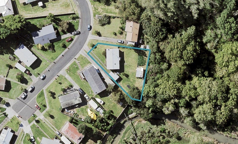 4 Concord Place, Glen Innes, Auckland - Carousel 1