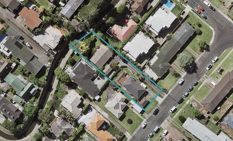 1/2 Napoleon Avenue, Milford, Auckland - Carousel 1