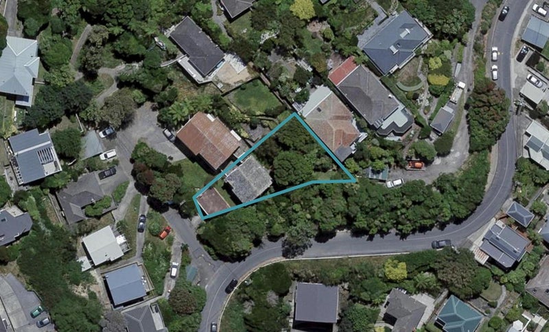 42 Ariki Road, Hataitai, Wellington - Carousel 1